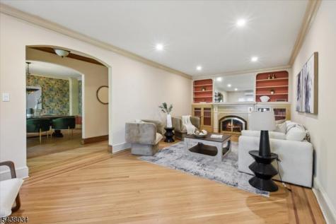 18 Burroughs Way Maplewood NJ 07040