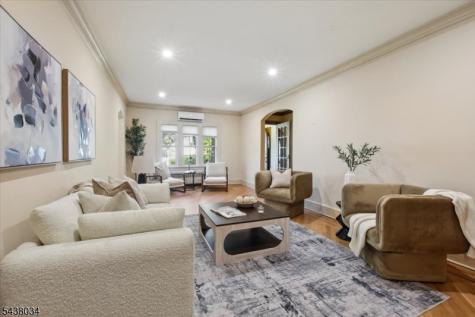 18 Burroughs Way Maplewood NJ 07040