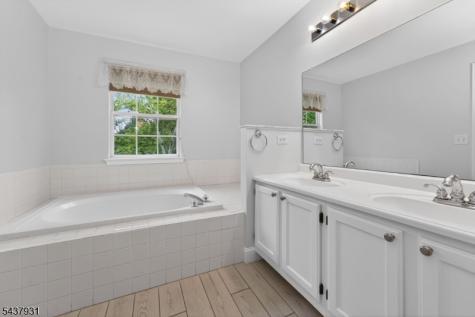 19 Cummington Lane Raritan NJ 08822