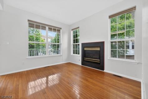 19 Cummington Lane Raritan NJ 08822