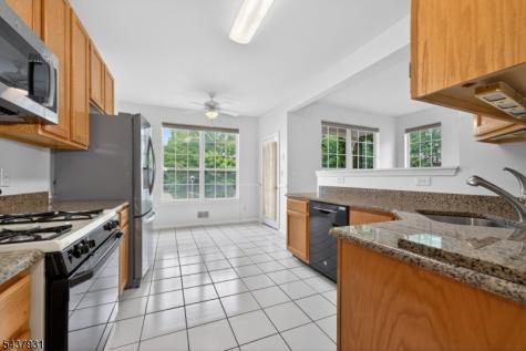 19 Cummington Lane Raritan NJ 08822