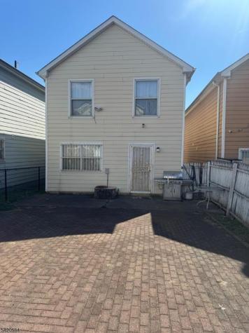 341 Hunterdon Street Newark NJ 07103