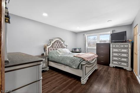 6 E 2nd Street Woodbridge NJ 07064