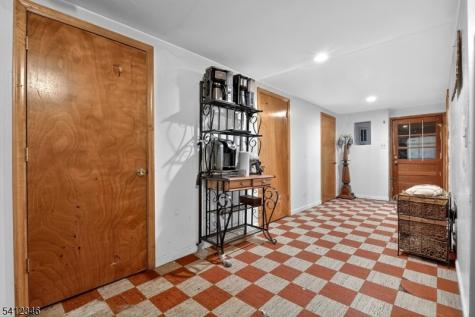 6 E 2nd Street Woodbridge NJ 07064