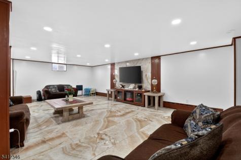 6 E 2nd Street Woodbridge NJ 07064