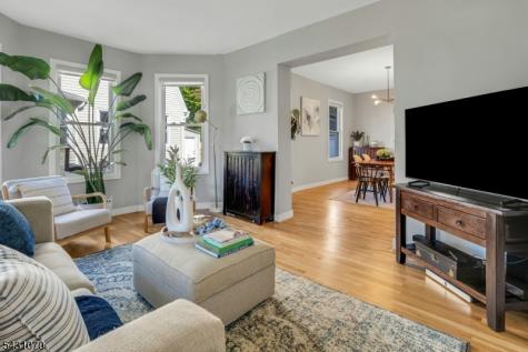 18 Gardiner Place Montclair NJ 07042