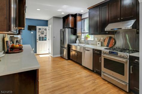 18 Gardiner Place Montclair NJ 07042