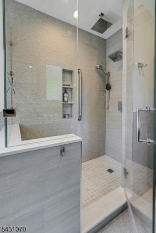 18 Gardiner Place Montclair NJ 07042