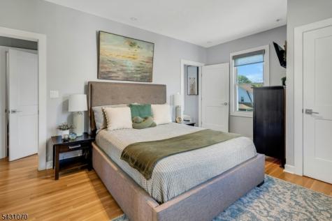 18 Gardiner Place Montclair NJ 07042