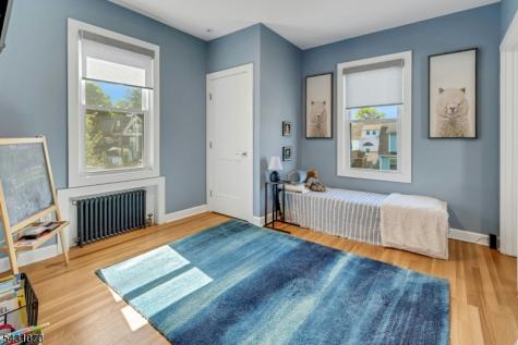 18 Gardiner Place Montclair NJ 07042