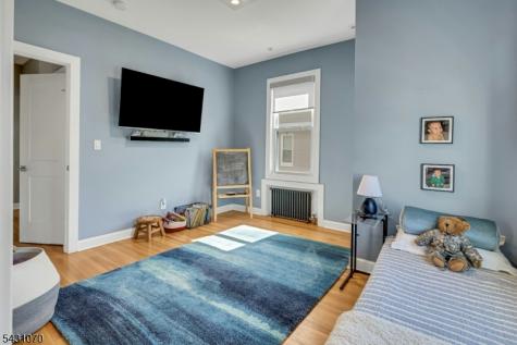 18 Gardiner Place Montclair NJ 07042