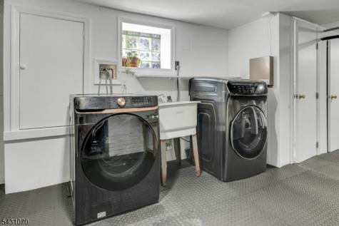 18 Gardiner Place Montclair NJ 07042