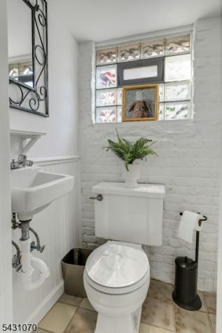 18 Gardiner Place Montclair NJ 07042