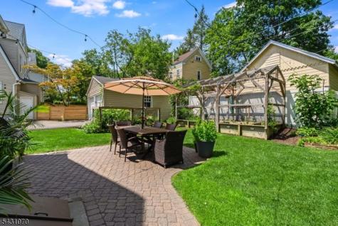 18 Gardiner Place Montclair NJ 07042