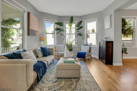 18 Gardiner Place Montclair NJ 07042