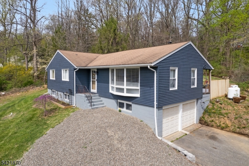 2 Christine Road Independence NJ 07840