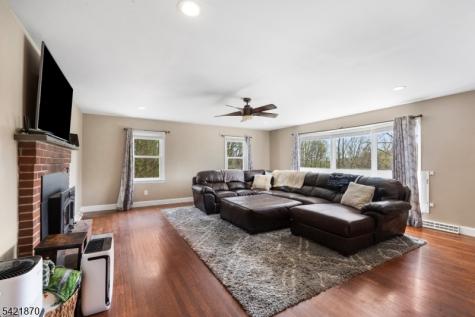 2 Christine Road Independence NJ 07840