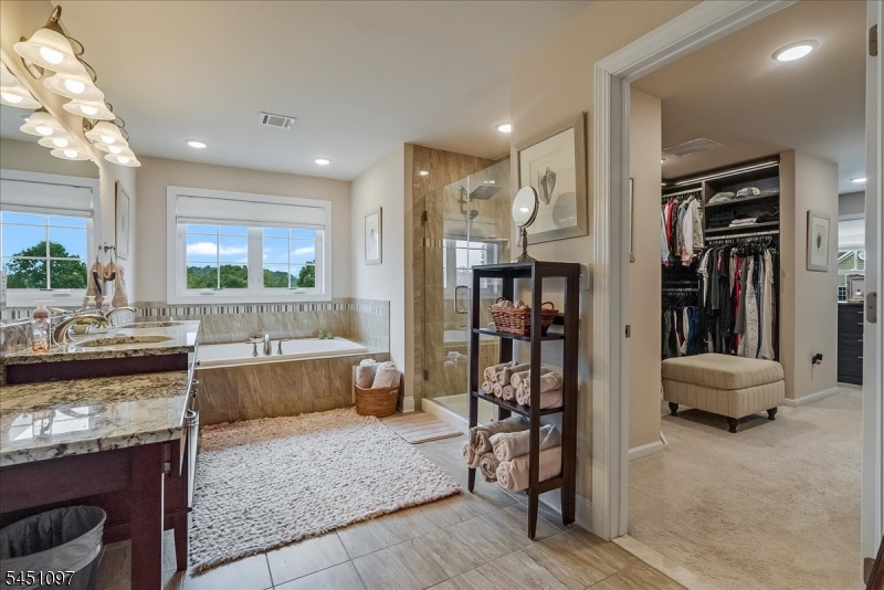 6 Jared Place Mount Olive NJ 07828