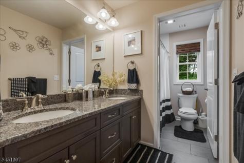 6 Jared Place Mount Olive NJ 07828