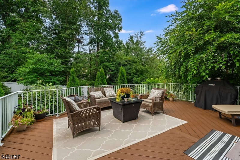 6 Jared Place Mount Olive NJ 07828