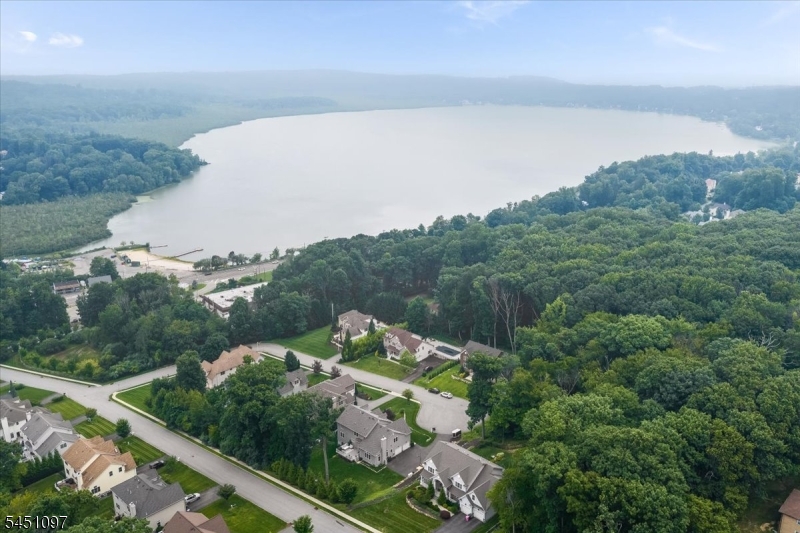 6 Jared Place Mount Olive NJ 07828