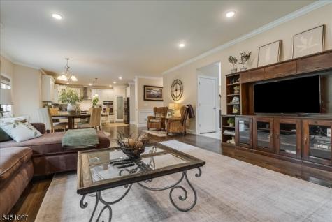 6 Jared Place Mount Olive NJ 07828