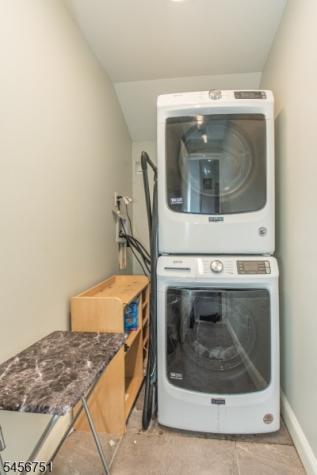 6 Lauri Drive Florham Park NJ 07932
