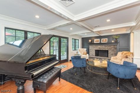 6 Lauri Drive Florham Park NJ 07932