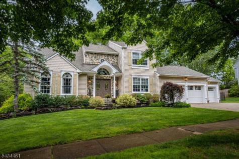 22 Hawthorn Drive Roxbury NJ 07876