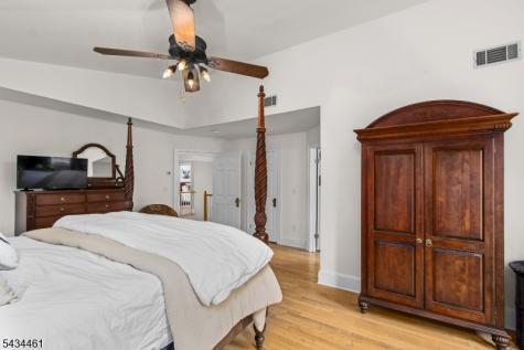 22 Hawthorn Drive Roxbury NJ 07876