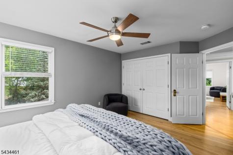 22 Hawthorn Drive Roxbury NJ 07876