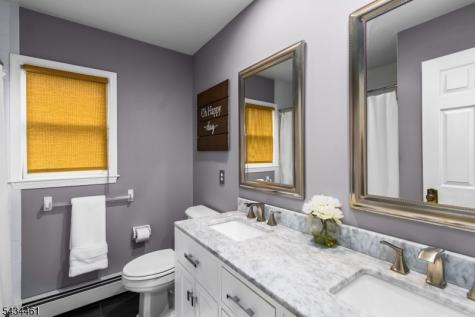 22 Hawthorn Drive Roxbury NJ 07876