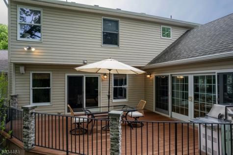 22 Hawthorn Drive Roxbury NJ 07876