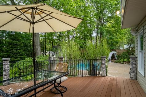 22 Hawthorn Drive Roxbury NJ 07876
