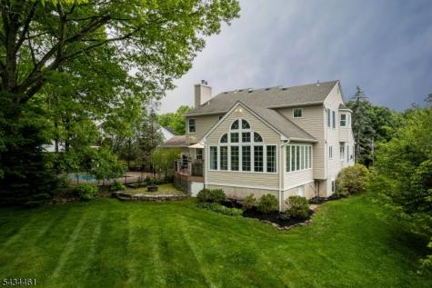 22 Hawthorn Drive Roxbury NJ 07876