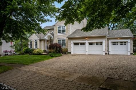 22 Hawthorn Drive Roxbury NJ 07876