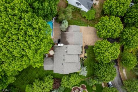 22 Hawthorn Drive Roxbury NJ 07876