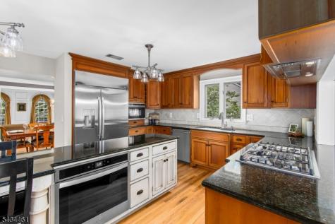 22 Hawthorn Drive Roxbury NJ 07876