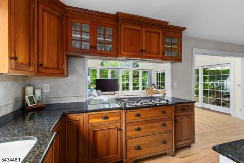 22 Hawthorn Drive Roxbury NJ 07876