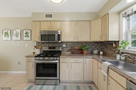 81 Hudson Avenue Ridgefield Park Village NJ 07660