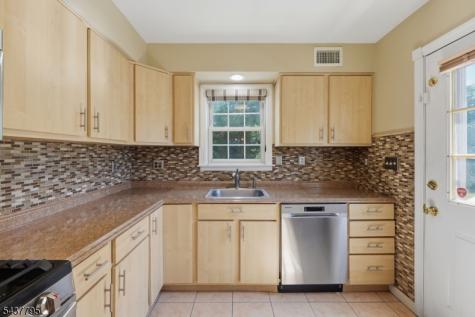 81 Hudson Avenue Ridgefield Park Village NJ 07660