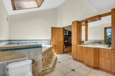 44 Hillcrest Road Bridgewater NJ 08836