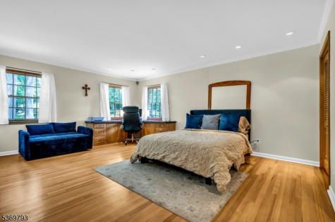 44 Hillcrest Road Bridgewater NJ 08836