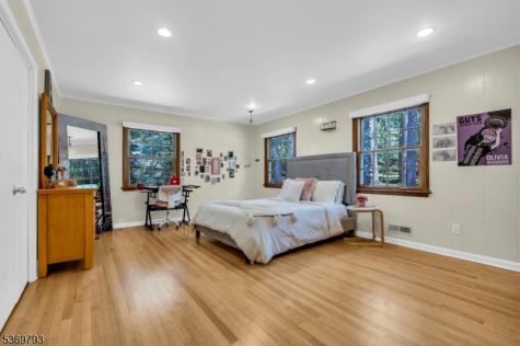 44 Hillcrest Road Bridgewater NJ 08836