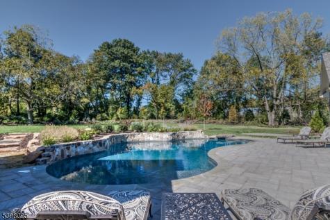 1 Juniper Pointe Trail Green Brook NJ 08812