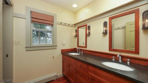 35 Rolling Hill Road Bernardsville NJ 07924