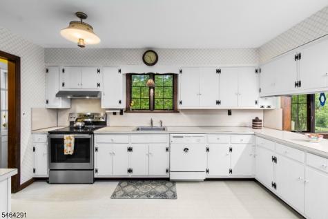 183 Eyland Avenue Roxbury NJ 07876