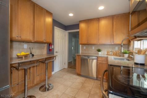 14 Meadowbrook Lane Piscataway NJ 08854