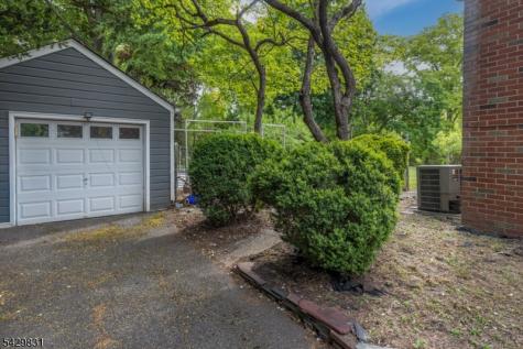 14 Meadowbrook Lane Piscataway NJ 08854