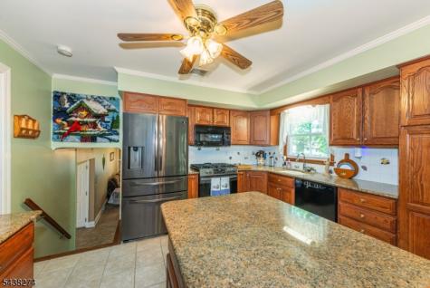 21 Whitegate Road Roxbury NJ 07876